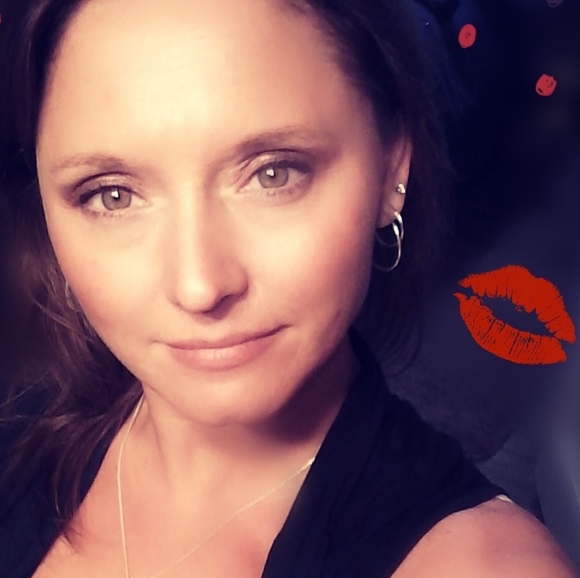 Meet your Posher, Melissa - Picture 1 of 1